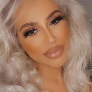 Meet your Posher, Whitney